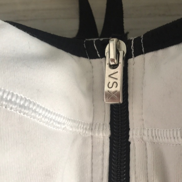 Victoria Secret Sports Bra - Picture 2 of 4